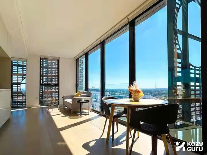 St. Leonards Apartment | KozyGuru |St Leonards | 1 Bed Best Location & View