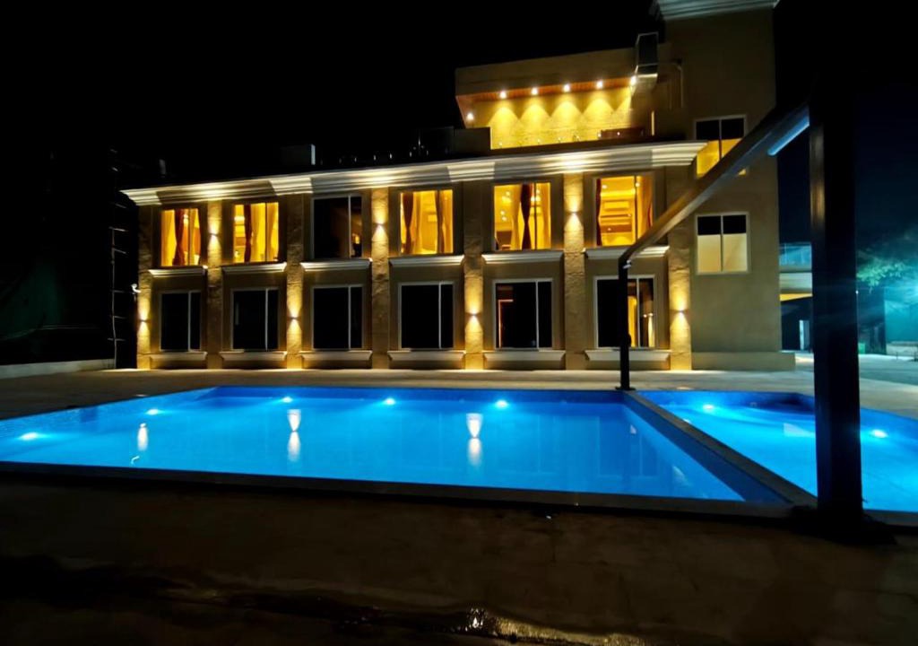 Versova Hotel | La Fenice Resort Madh Island