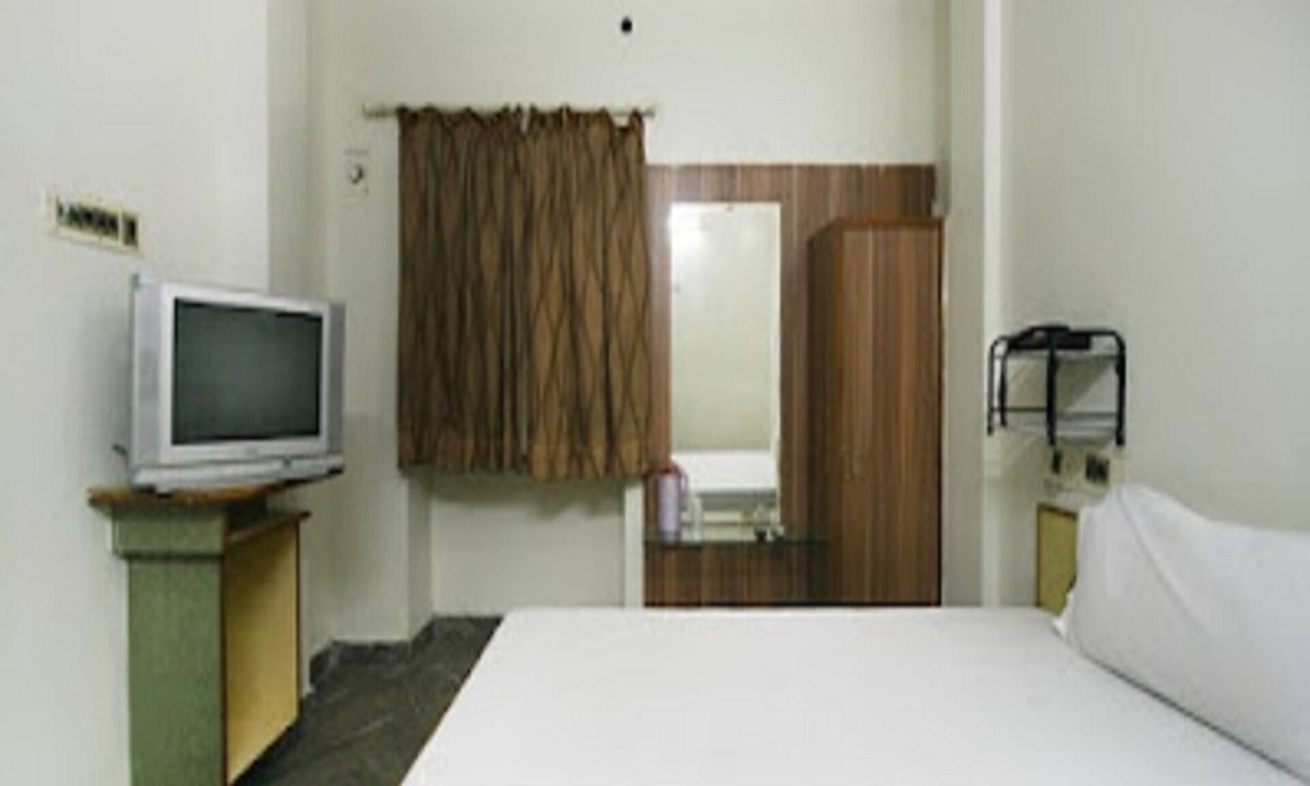 Guduvancheri Hotel | La Palace
