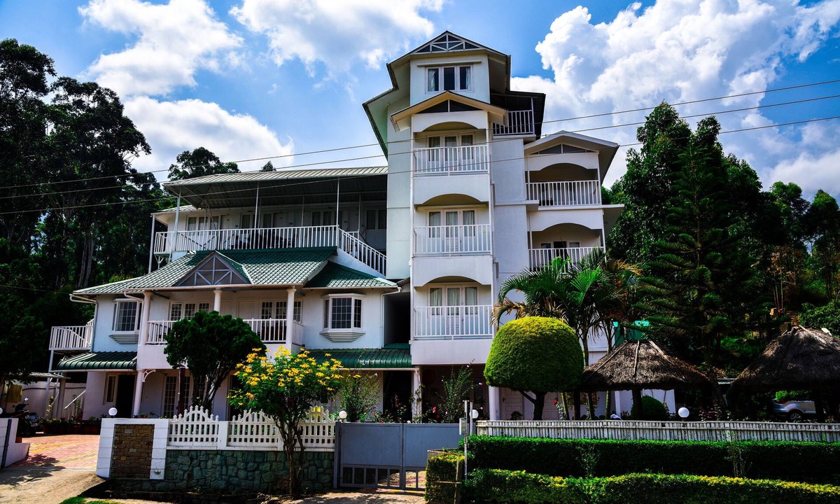 Chinnakanal Hotel | Lakezone Holiday Resort