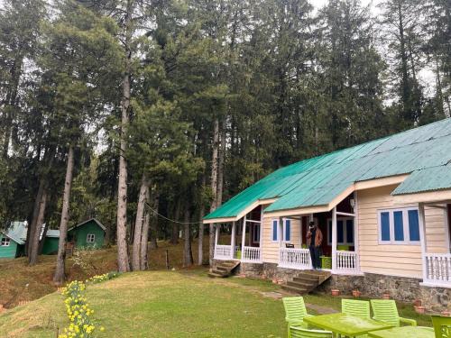 Pahalgam House | Lala Ji coasy cottage