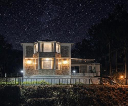 Lansdowne House | Lans Bliss Villa 2BHK with Sunset View by Homeyhuts