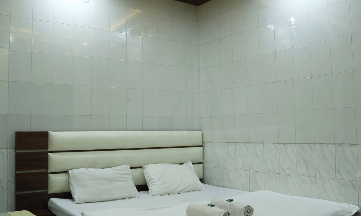 Rishikesh Hotel | Laugh Tale Hostel