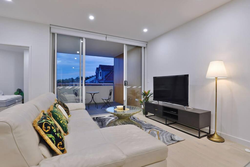 Leichhardt Apartment | Leichhardt Serene Retreat - Views丨Parking丨Ease