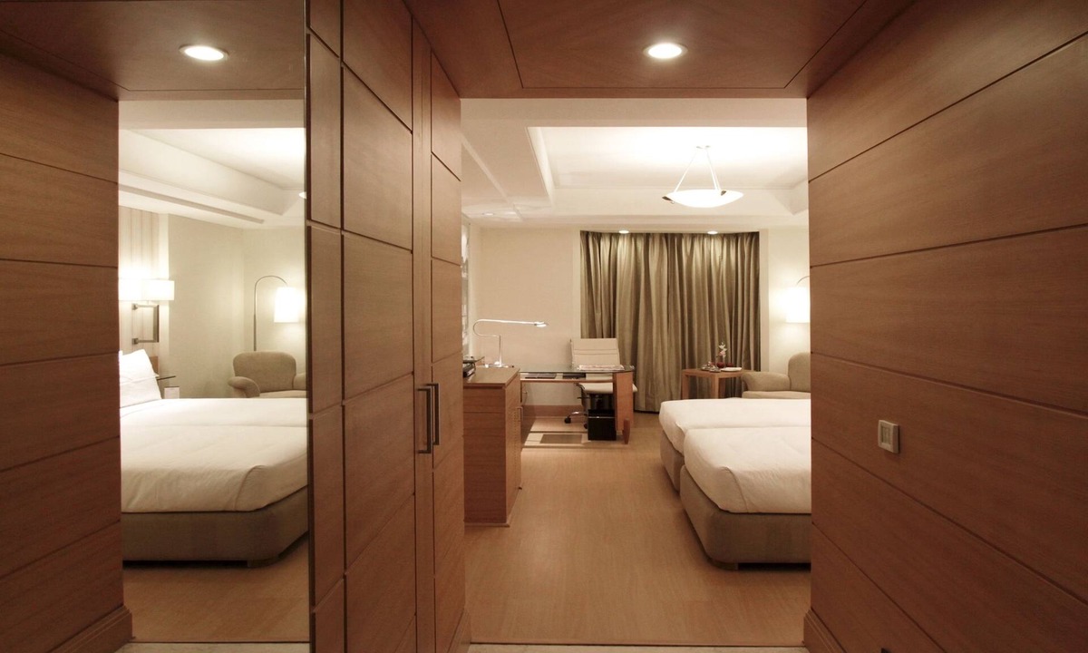 Sector 29 Hotel | Lemon Tree Premier 2, Gurugram