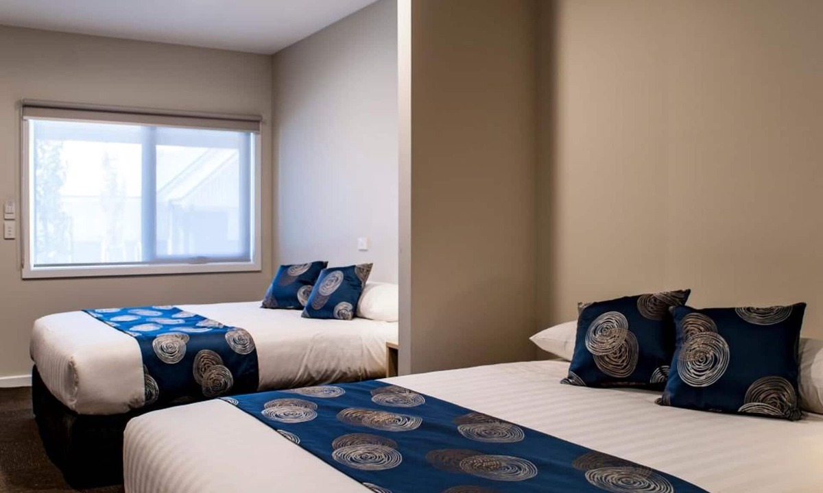 Nicholls Hotel | Leumeah Lodge