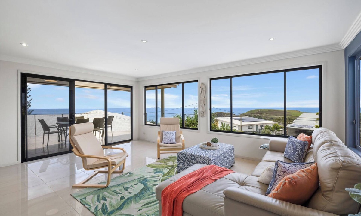 Emerald Beach House | Lighthouse at Emerald Beach Amazing Ocean Views, Pet Friendly