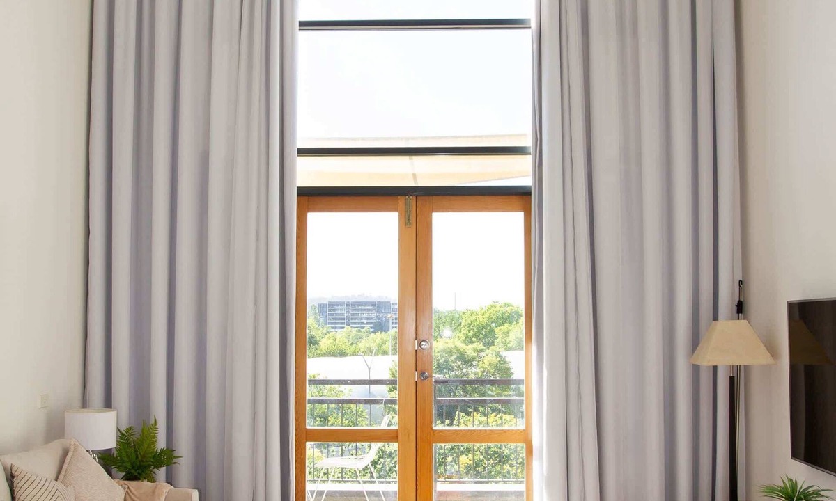 City East Apartment | Loft-Style CBD 1-Bed with Rooftop Terrace & BBQ