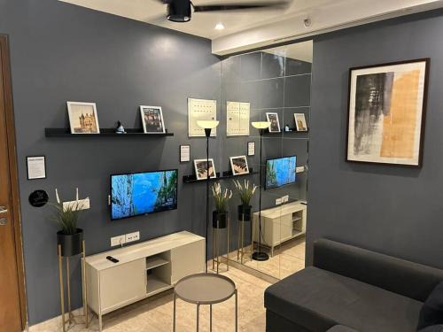 Thane West Apartment | London Studio @hiranandani thane