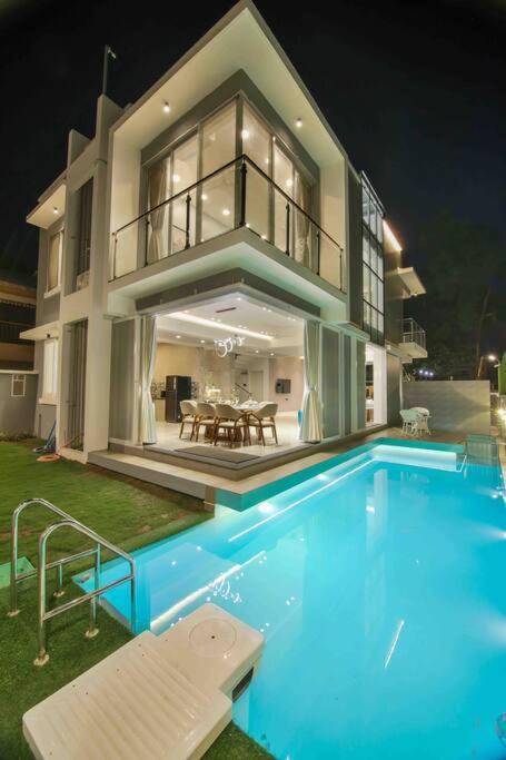 Wadgaon Villa | Luxe - 4BHK Villa HiANNA