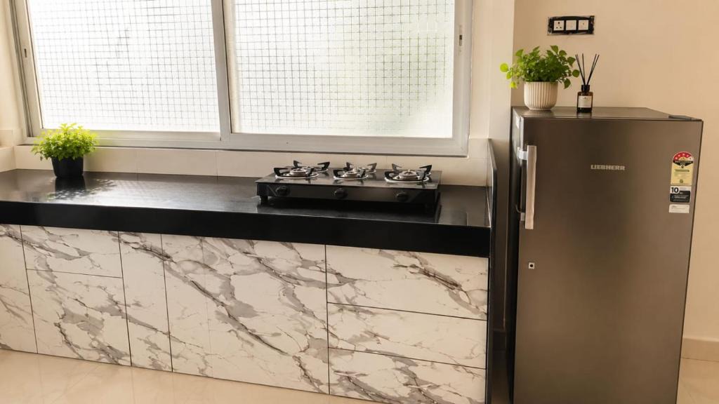 Aundh Apartment | LuxeBnb - The Sage Studio Room