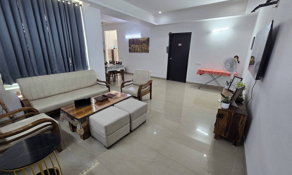 Zirakpur Apartment | Luxury 3BHK Stay | VIP Road Zirakpur | Near Chandigarh Airport