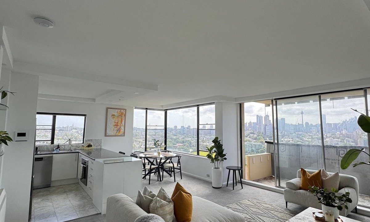 Darling Point Apartment | Luxury Apartment with Iconic Sydney Opera House & Harbour Bridge Views