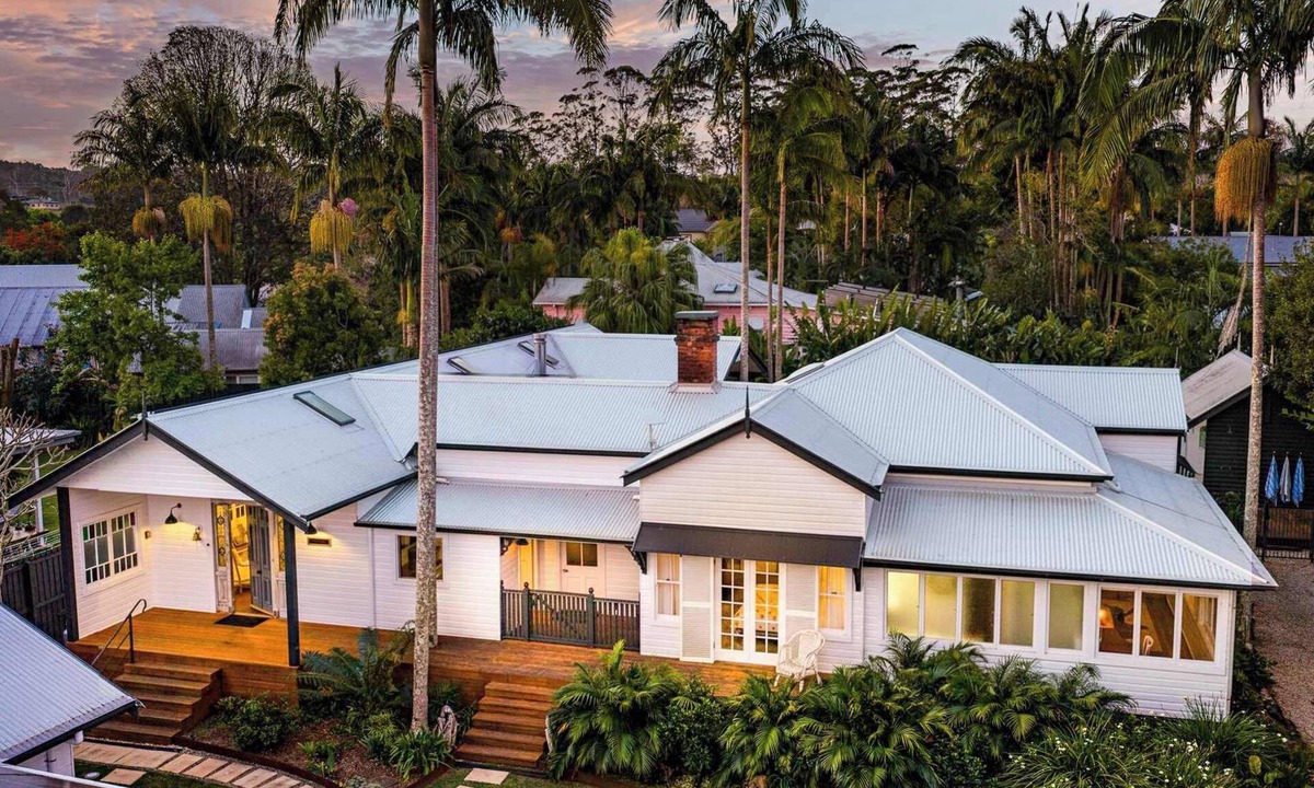Bangalow House | Luxury Estate Near Bangalow | Pool & Fireplace
