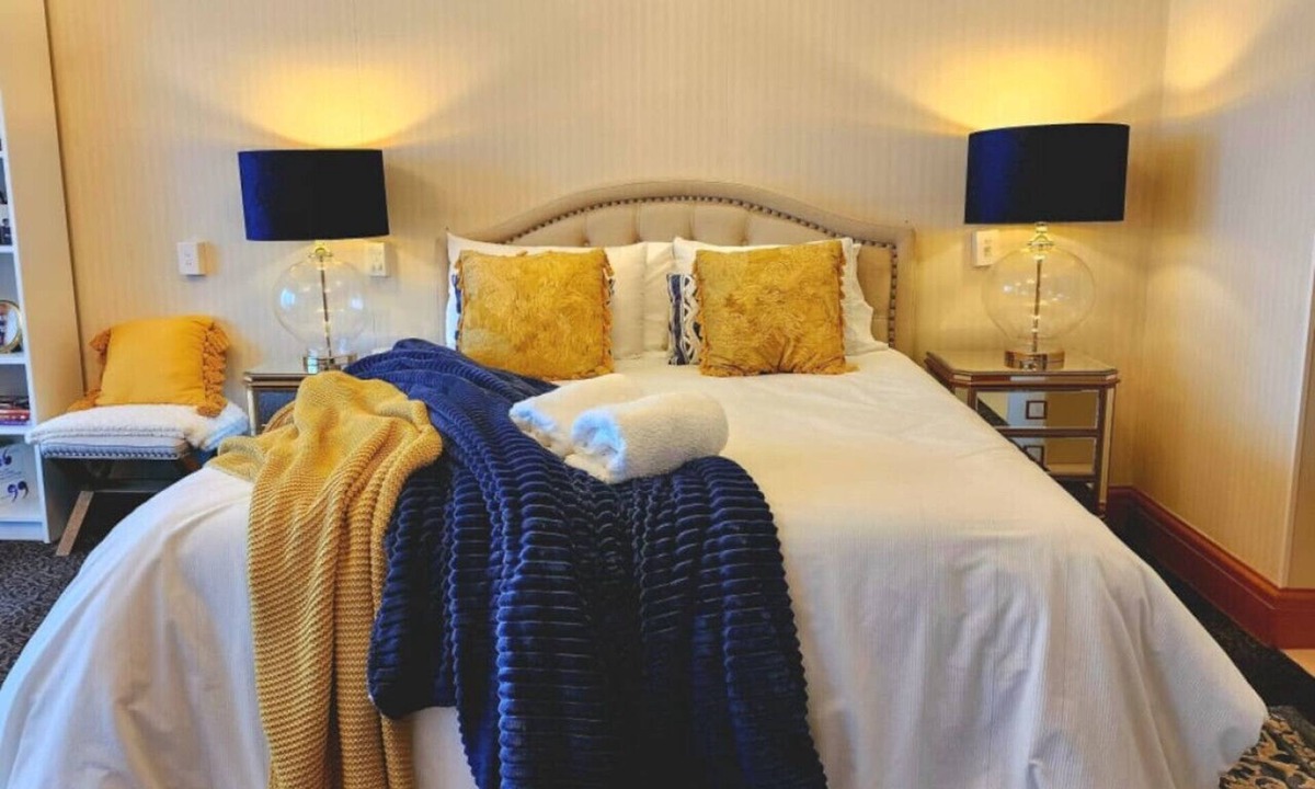 Surfers Paradise Hotel | Luxury Hotel Apartment OceanView