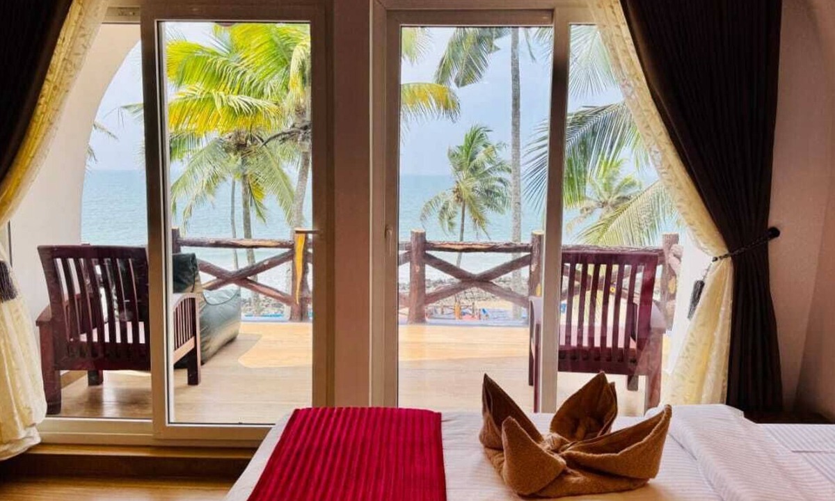 Varkala Hotel | Maadathil cottages & Beach resort