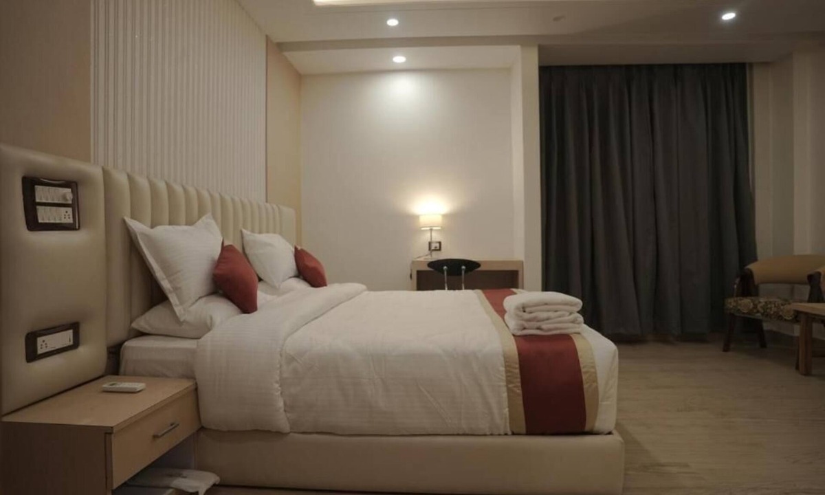 Allahabad Hotel | Madina Inn