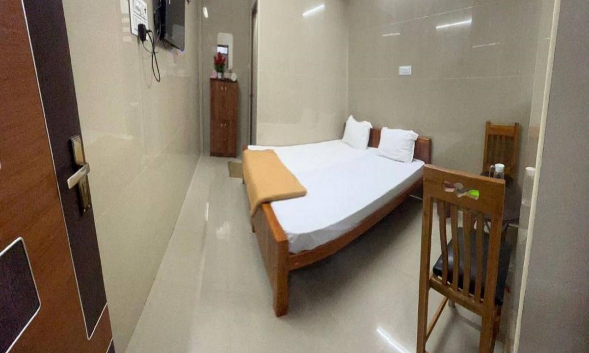 Koyambedu Hotel | Mahilagam