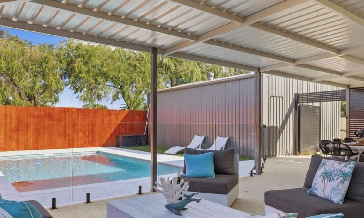 Greenfields House | Mandurah Poolside Retreat