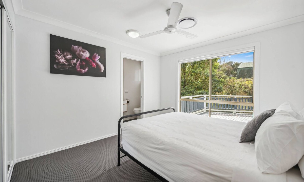Toormina Apartment | Mango Cottage 12 – Spacious 6-Bedroom Coastal Escape with Pool Pet Friendly