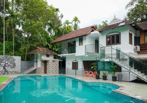 Puthenvelikara House | Mangrove Heritage Home, Chendamangalam