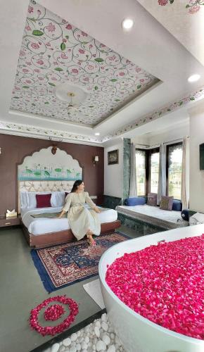 Lake Swaroop Sagar Hotel | Mannat Udaipur Lakeview Boutique