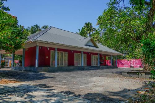 Poochakkal House | Mannath Lake House