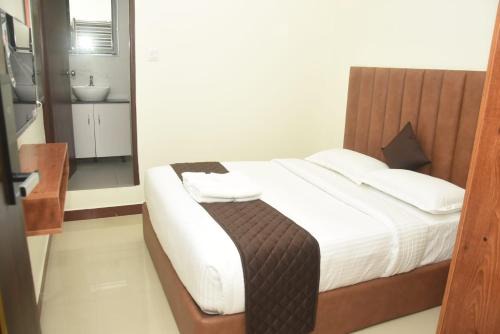 Madurai Hotel | Mano Residency by NIRA Hospitality- Just 3 Kms from Meenakshi Amman Temple