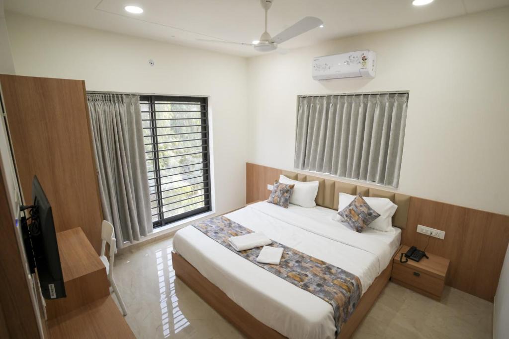 Rajkot Hotel | Maruti Grand Hotel