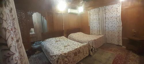 Dal Lake Hotel | Mashal