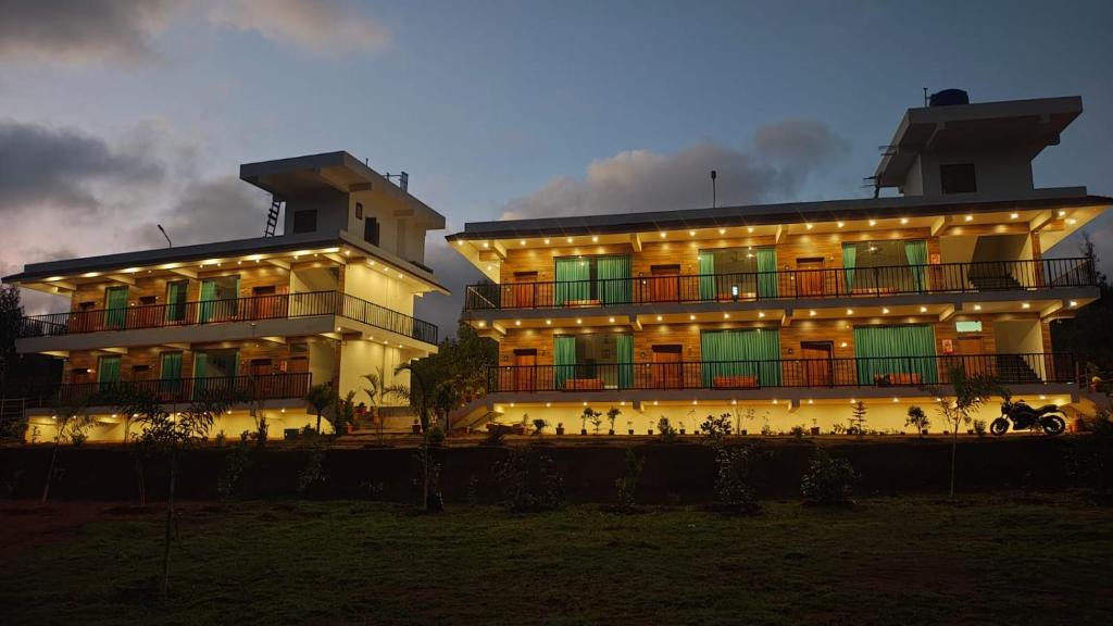 Periyur Hotel | Meenam Home Stay