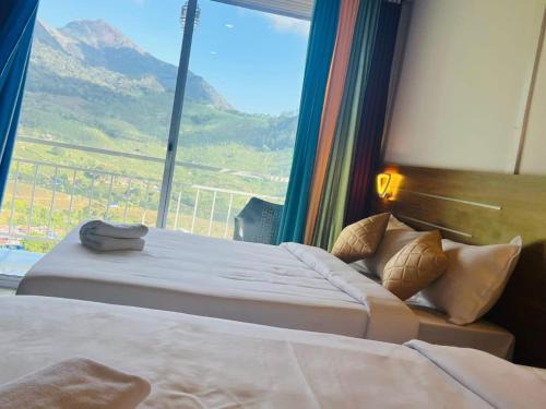Pallivasal Resort | Mehakira Cottage Hill View Swimming Pool Munnar