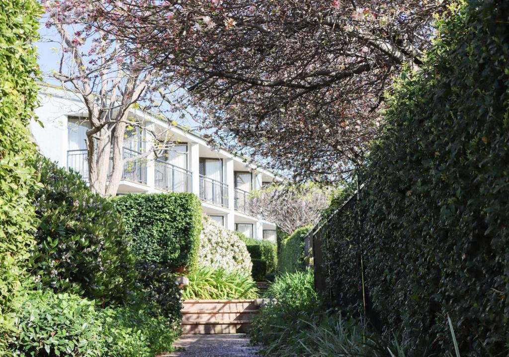 Pokolbin Hotel | Mercure Hunter Valley Gardens