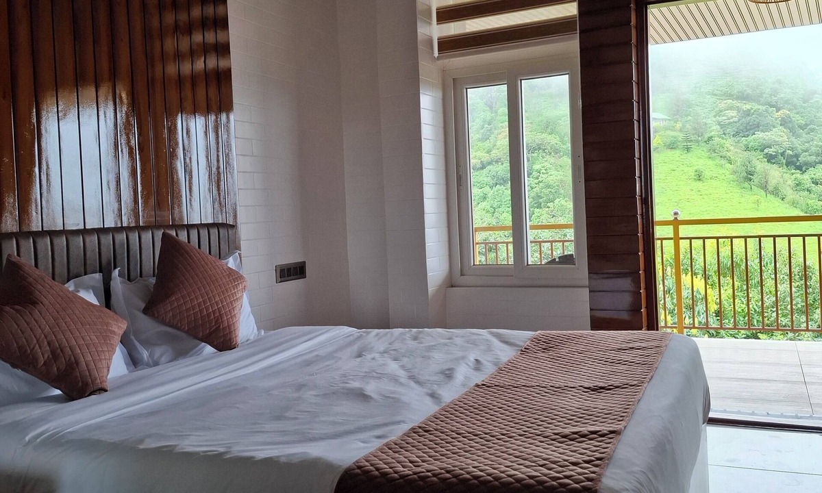Elappara Hotel | Merjins Paraiso