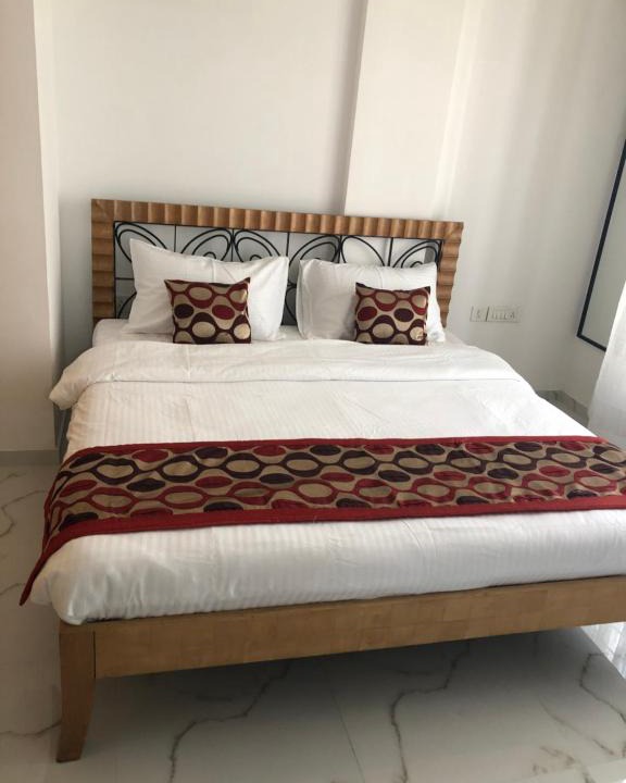 Kalyani Nagar Apartment | MH12 Services Luxury Room Kalyani Nagar