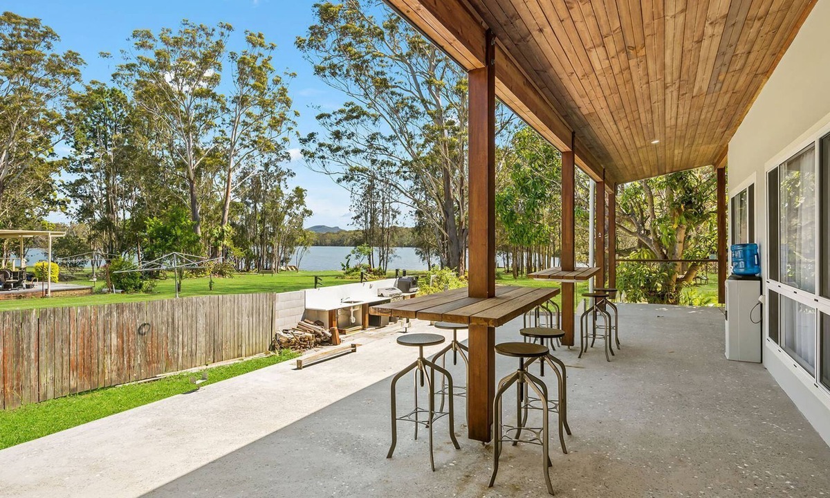 West Haven House | Mirror Bay - 6 bedroom holiday home with water view