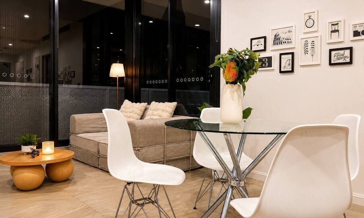 Lidcombe Apartment | Modern Apartment Near Stadium & Shops