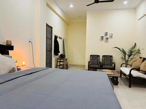 Paliyal Gaon Bed & Breakfast | Modern Monk BnB