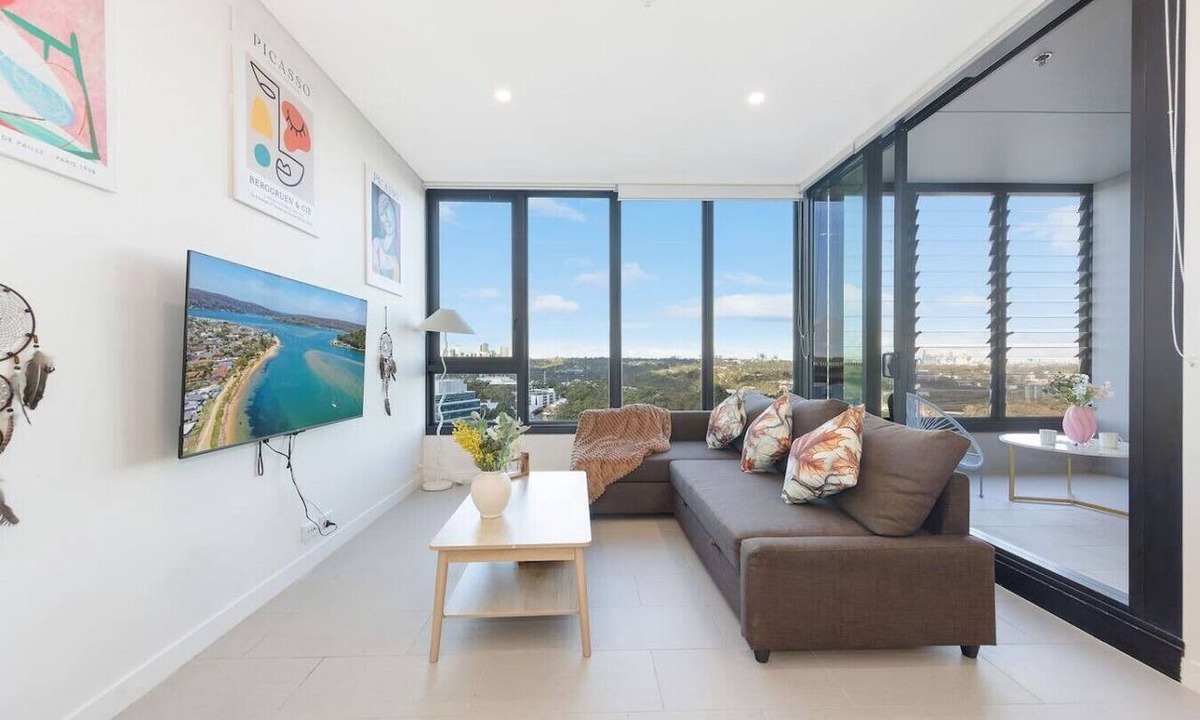North Ryde Apartment | Modern North Ryde Apt | Walk to Metro