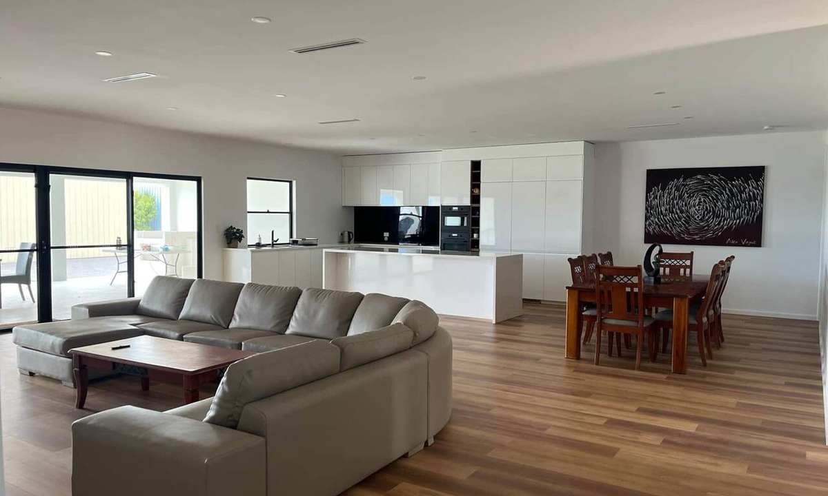 Moonta Bay House | Moonta Bay Hideaway in Moonta Bay offers a spacious holiday home .