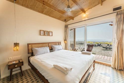 Morjim Resort | Morii by the sea - Morjim Beach