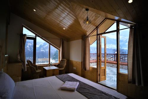Manali House | Mountainshack Riverside Stay & Cafe