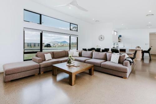 Bombira House | Mudgee Haven - Stunning Terra Modern Design