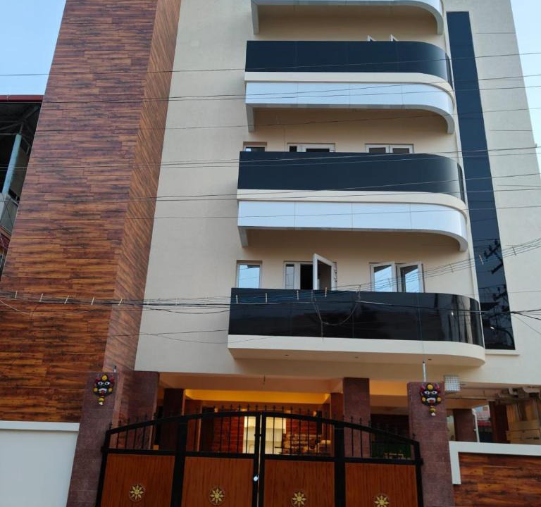 Hope College Hotel | MUGUNDAN 'S SMART STAY