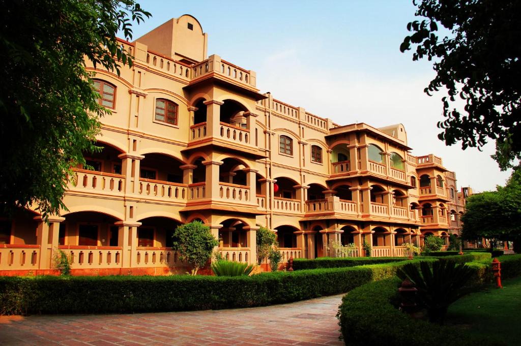 Vrindavan Hotel | MVT Guesthouse & Restaurant