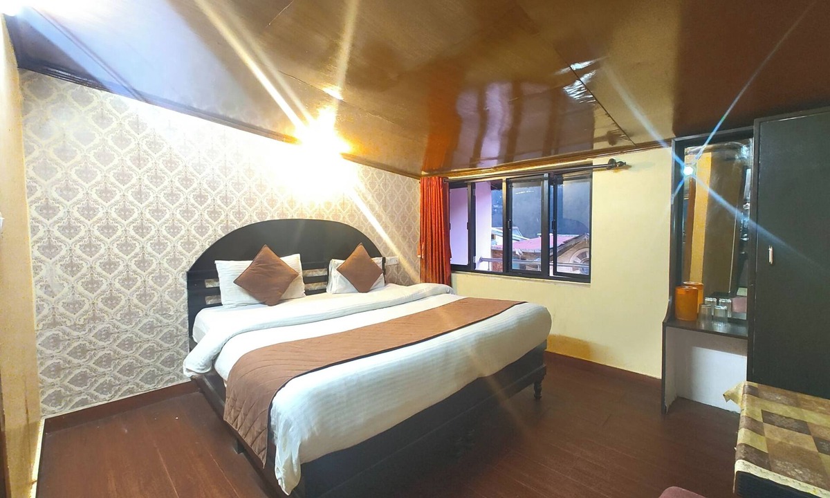 Mallital Hotel | Nainital Hotel C Residency