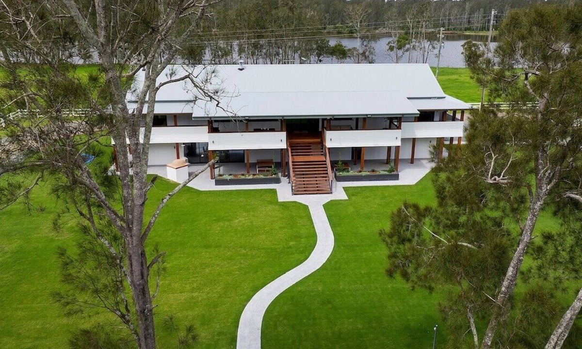 Tuncurry House | Neat Acres Farmhouse - Ultimate luxury riverside escape