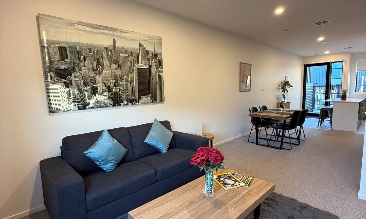 Gungahlin House | New large 3BR,3bathrms townhouse in Gunghalin, mountain views,central location