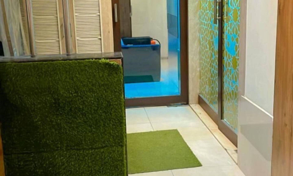 Vile Parle Hotel | New Regal By Glitz Hotels