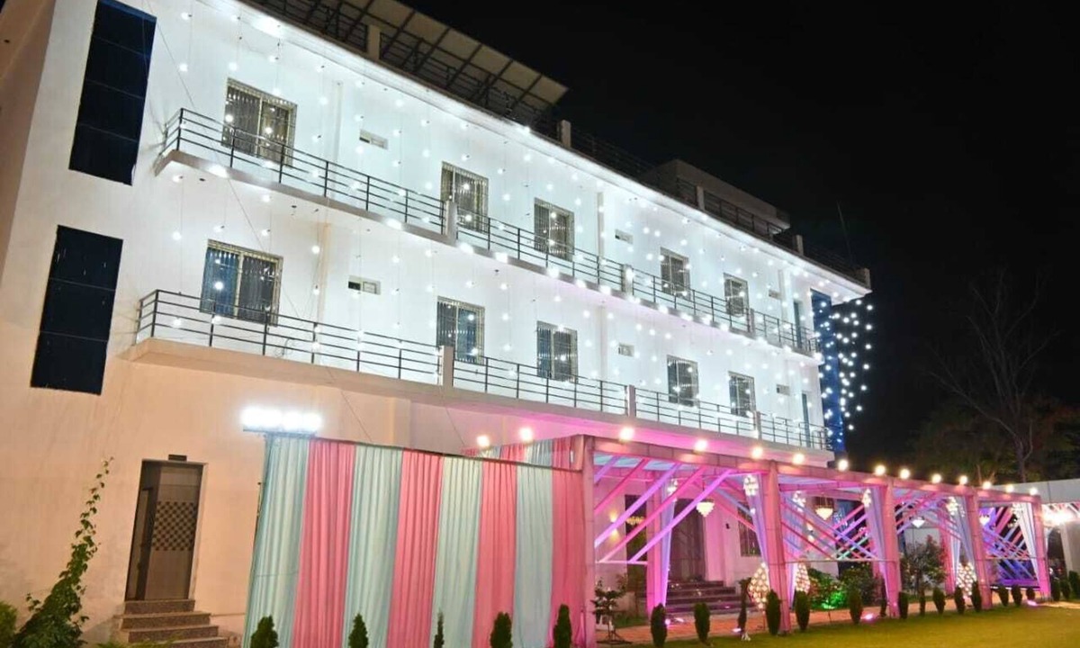 Aonla Hotel | NIRMALA GARDEN